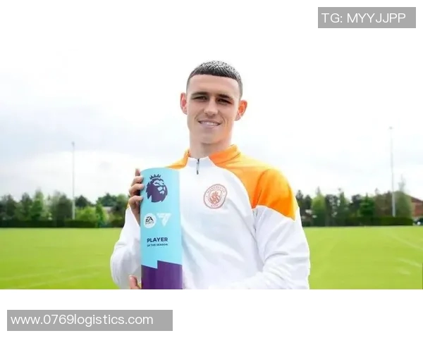 足球明星展现多重才华从绿茵场到艺术舞台的精彩人生