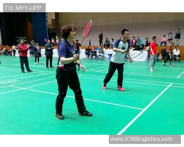 广州羽毛球队与南京羽毛球队赛后复盘速度对比分析与战术探讨